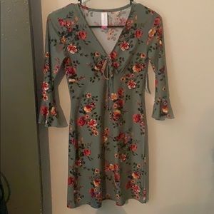 Cute floral summer dress ! 👗🌸